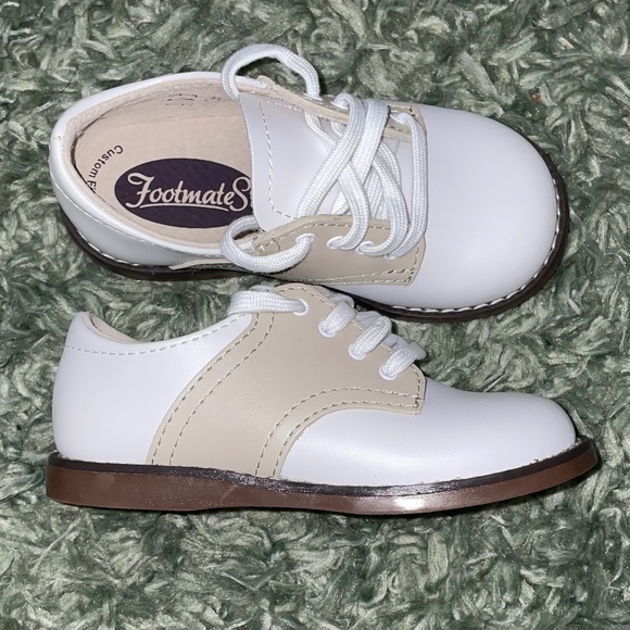 NWT Footmates Ecru Saddle Oxford Shoes - Picture 4 of 9